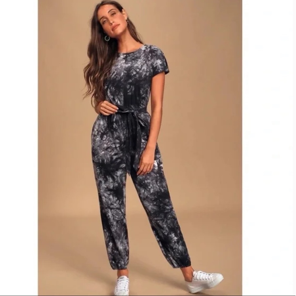 Lulu’s On a Roadtrip tie dye jumpsuit NWT